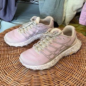 Merrell – Moab Flight Trail Running Sneaker – Pink